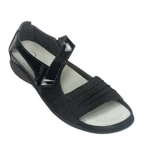 Naot Papaki Suede Patent Leather Comfort Strap Women's Sandals Size 40 NEW